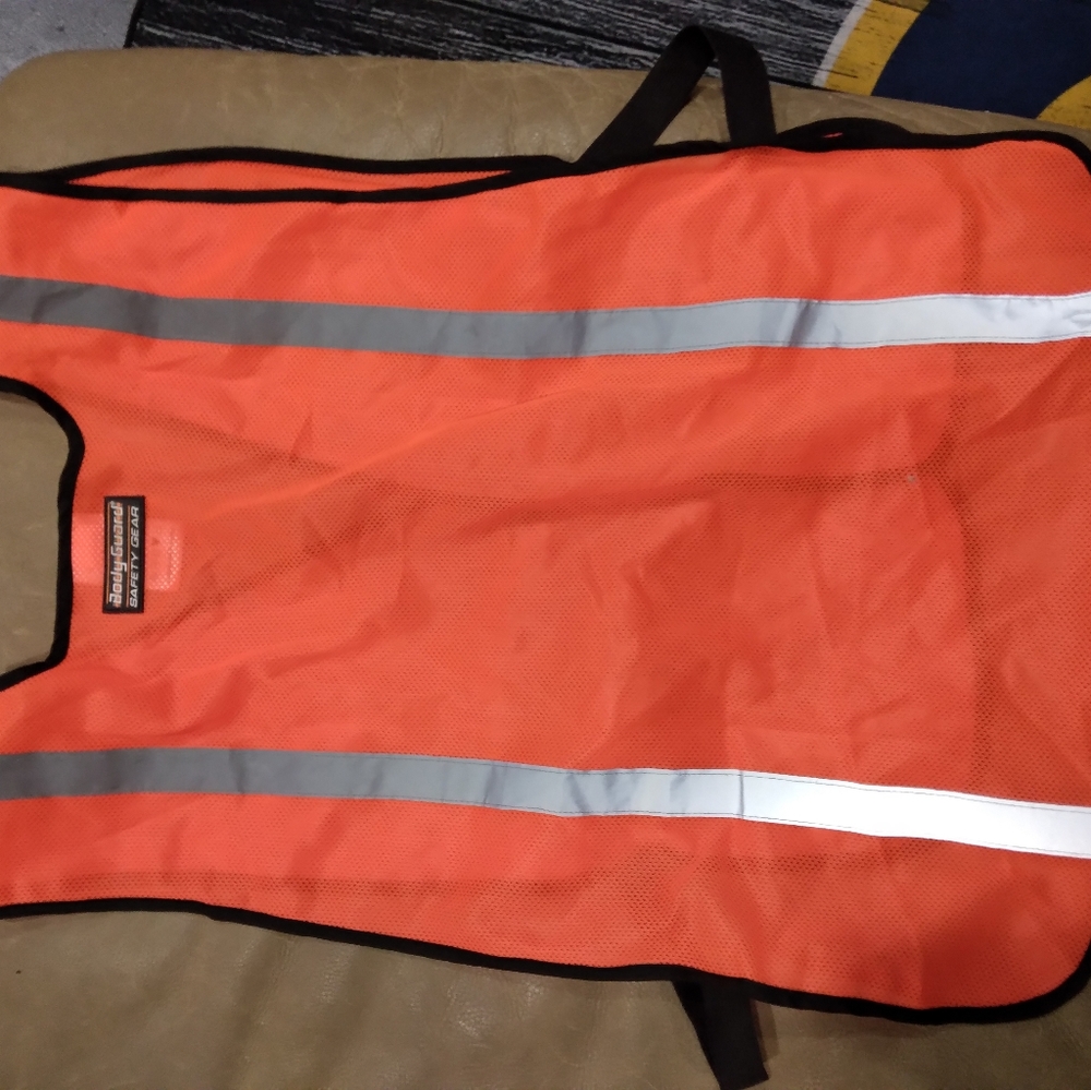Safety Vest - Picture 4 of 4
